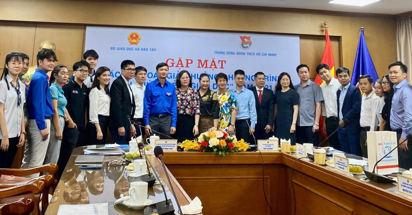 Đại diện Bộ GD&ĐT, T.Ư Đoàn gặp mặt các tác giả, nhóm tác giả vào vòng chung khảo chương trình “Tri thức trẻ vì giáo dục” 2021. Đại diện Bộ GD&ĐT, T.Ư Đoàn gặp mặt các tác giả, nhóm tác giả vào vòng chung khảo chương trình “Tri thức trẻ vì giáo dục” 2021.