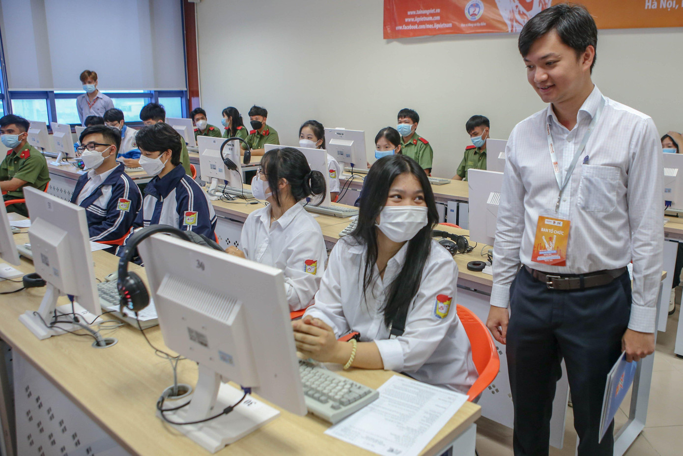 Anh Nguyễn Minh Triết, Bí thư T.Ư Đoàn, Chủ tịch T.Ư Hội SVVN động viên các thí sinh tham gia vòng loại quốc gia Cuộc thi Vô địch Tin học văn phòng thế giới. Anh Nguyễn Minh Triết, Bí thư T.Ư Đoàn, Chủ tịch T.Ư Hội SVVN động viên các thí sinh tham gia vòng loại quốc gia Cuộc thi Vô địch Tin học văn phòng thế giới.