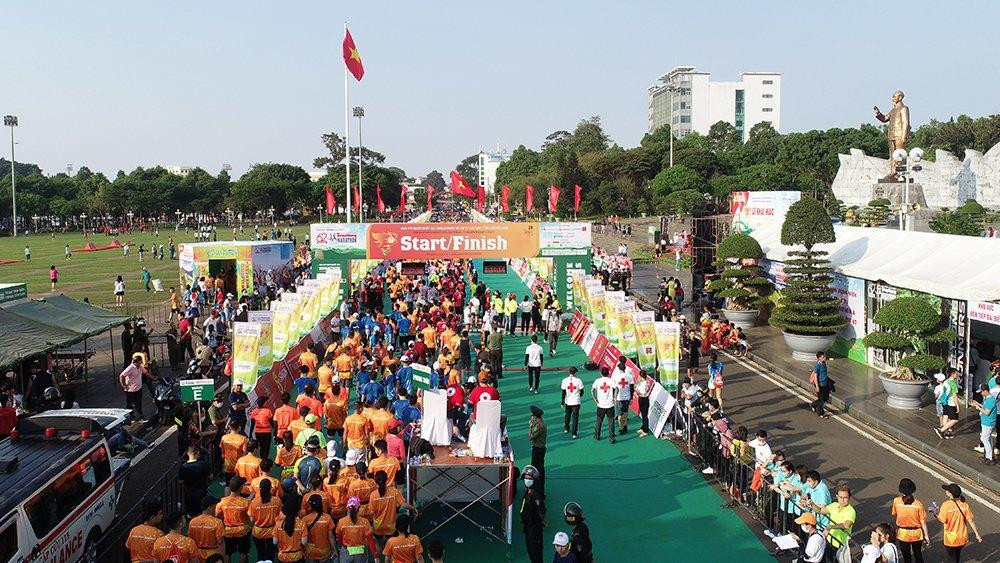 Ngày 28/3, tại phố núi Pleiku - Gia Lai, Giải Vô địch Quốc gia Marathon và Cự ly dài Báo Tiền Phong lần thứ 62 khởi tranh với sự tham gia của hơn 4.500 vận động viên chuyên nghiệp và phong trào. Ngày 28/3, tại phố núi Pleiku - Gia Lai, Giải Vô địch Quốc gia Marathon và Cự ly dài Báo Tiền Phong lần thứ 62 khởi tranh với sự tham gia của hơn 4.500 vận động viên chuyên nghiệp và phong trào.
