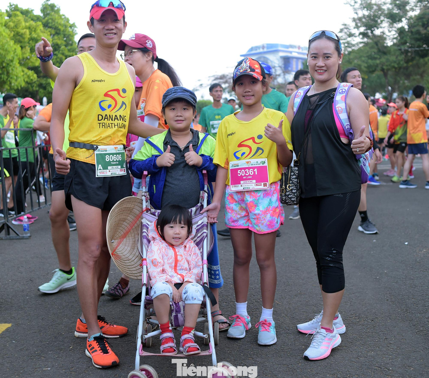 Gia đình anh Võ Tuấn lần thứ hai đến với Tiền Phong Marathon. Ảnh: Xuân Tùng