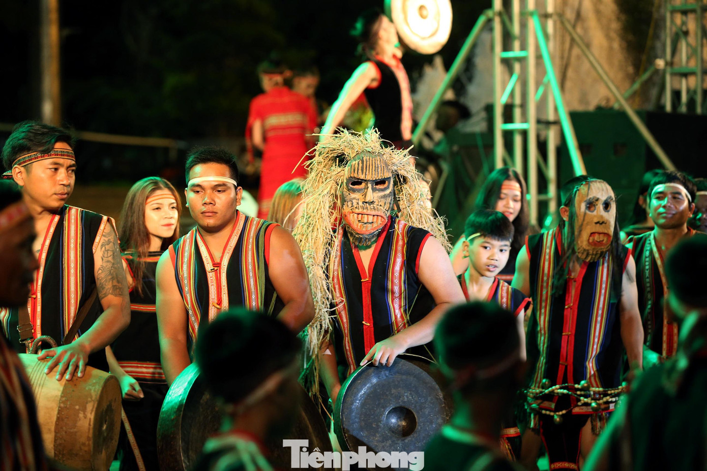 Trong chương trình "Giấc mơ đại ngàn" đã vang vọng âm điệu trầm hùng của tiếng cồng, tiếng chiêng do các nghệ sĩ và nghệ nhân biểu diễn.