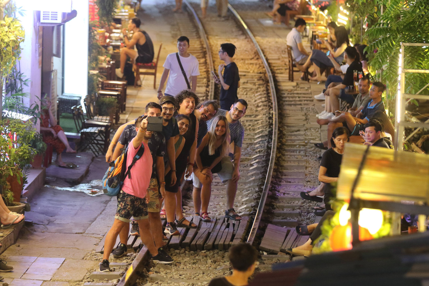 Đoản khúc 'cà phê đường tàu' ảnh 1