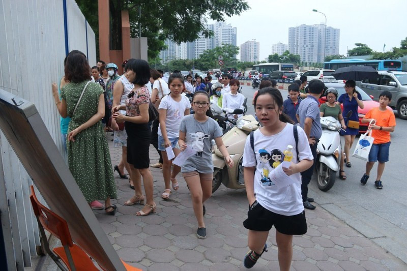 Bảng điểm thi vào trường Ams toàn điểm 10, chúng ta đang làm 'hàng fake' ảnh 3