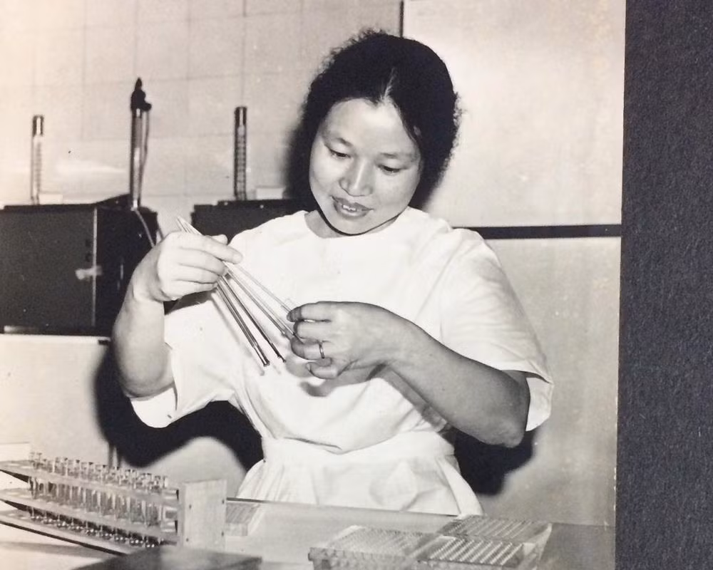 Người trọn đời nghiên cứu vắc-xin ảnh 1