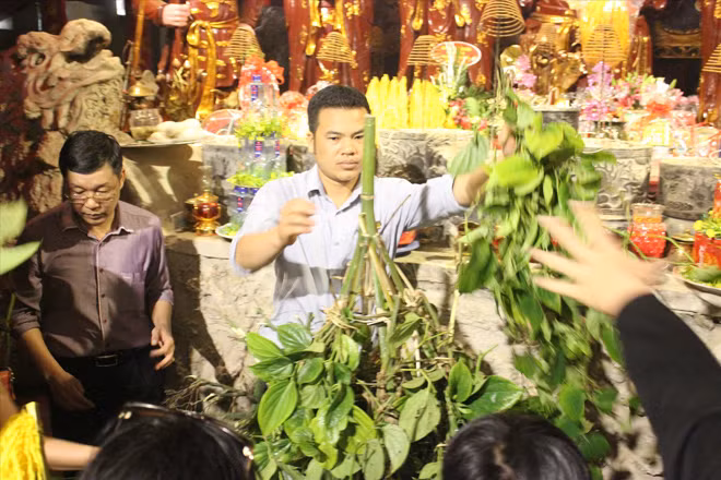 An lành Hội Gióng, chùa Hương ảnh 1