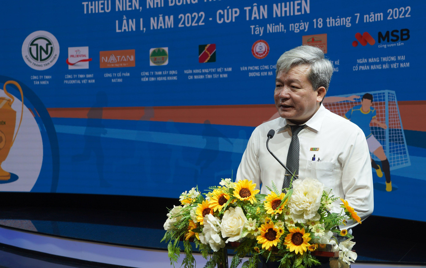 Nhà báo Vũ Xuân Trường (Giám đốc Đài phát thanh truyền hình Tây Ninh) phát biểu tại buổi họp báo chiều nay. Nhà báo Vũ Xuân Trường (Giám đốc Đài phát thanh truyền hình Tây Ninh) phát biểu tại buổi họp báo chiều nay.