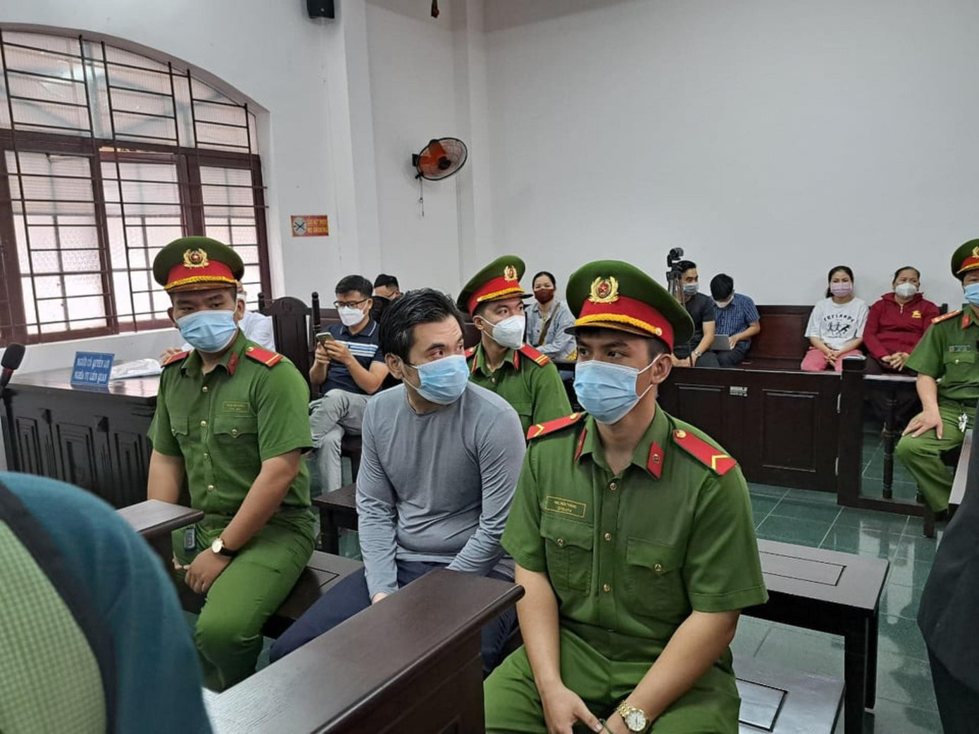 Bị cáo Nguyễn Trần Hoàng Phong tại phiên tòa.