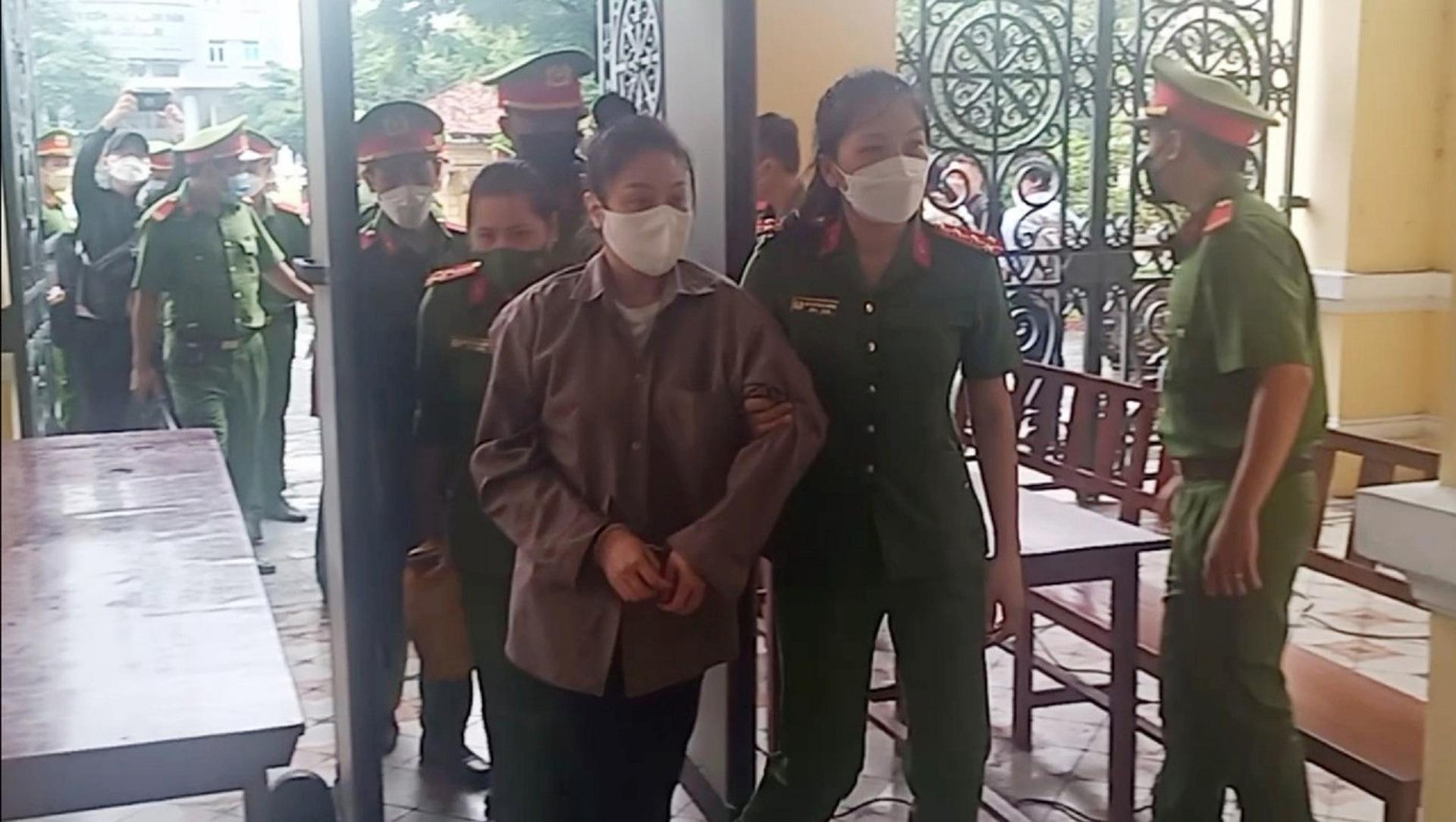 'Dì ghẻ' Nguyễn Võ Quỳnh Trang tại tòa sáng nay 21/7. Ảnh: Tân Châu