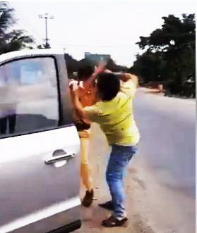 Anh Đoàn Thanh Hải cho rằng chiến sĩ CSGT đánh mình trước nên phản kháng lại