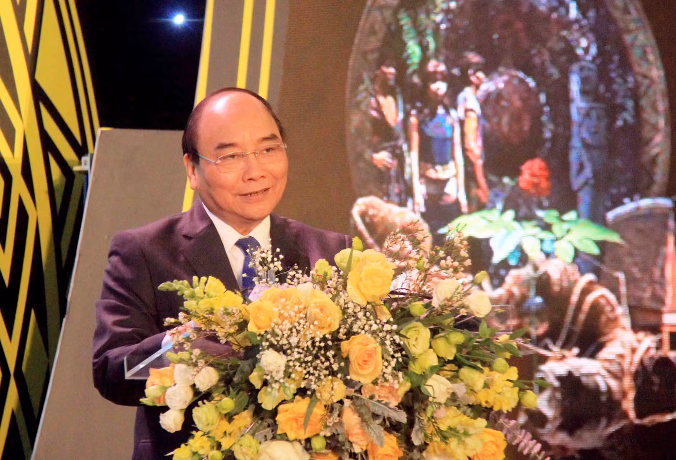 'Báu vật' đại ngàn được trưng bày tại Hà Nội ảnh 1