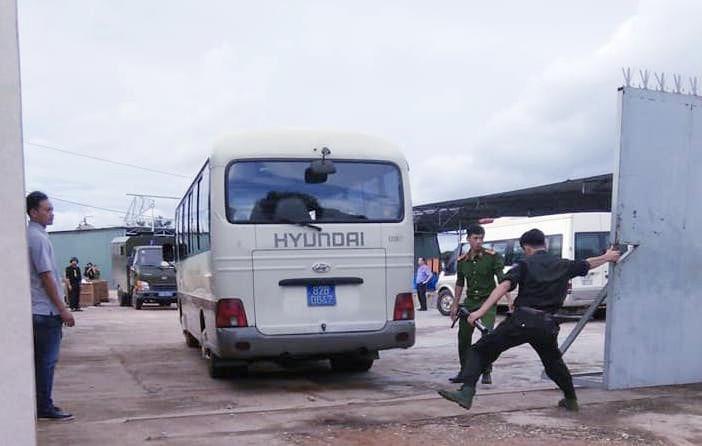 Đánh úp xưởng sản xuất ma tuý 'cực khủng' của người Trung Quốc ảnh 1