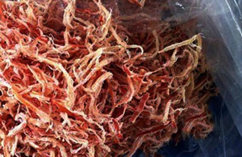 Tin mực khô bị làm từ cao su khiến giới trẻ hoang mang