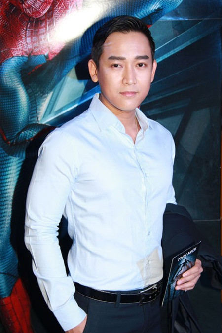 Vì chủ quan, Hứa Vĩ Văn vô tình bị ngân hàng gửi đơn tố cáo trả nợ chậm. Vì chủ quan, Hứa Vĩ Văn vô tình bị ngân hàng gửi đơn tố cáo trả nợ chậm