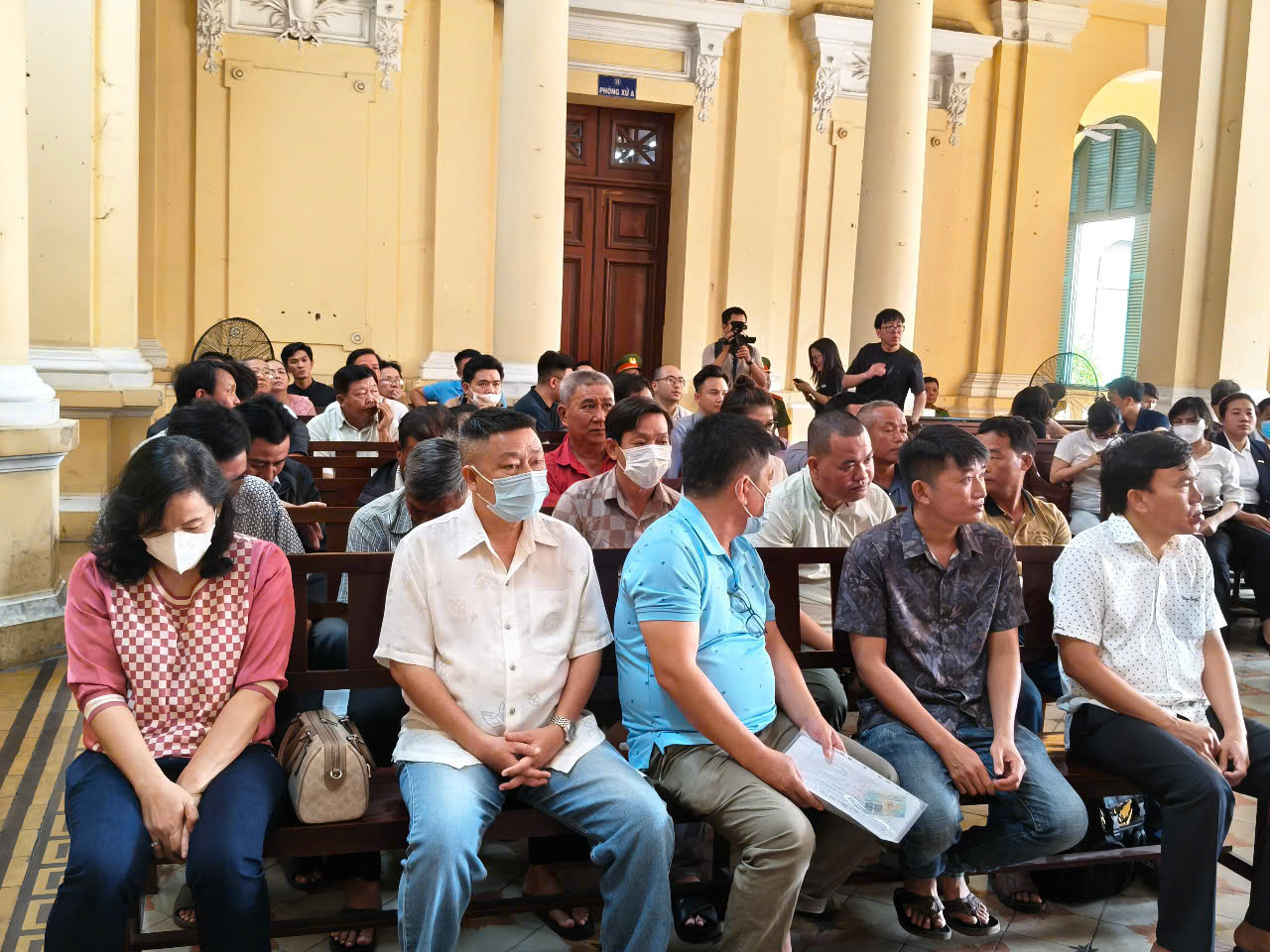 Các bị cáo tại phiên tòa sáng 24/3. Các bị cáo tại phiên tòa sáng 24/3.