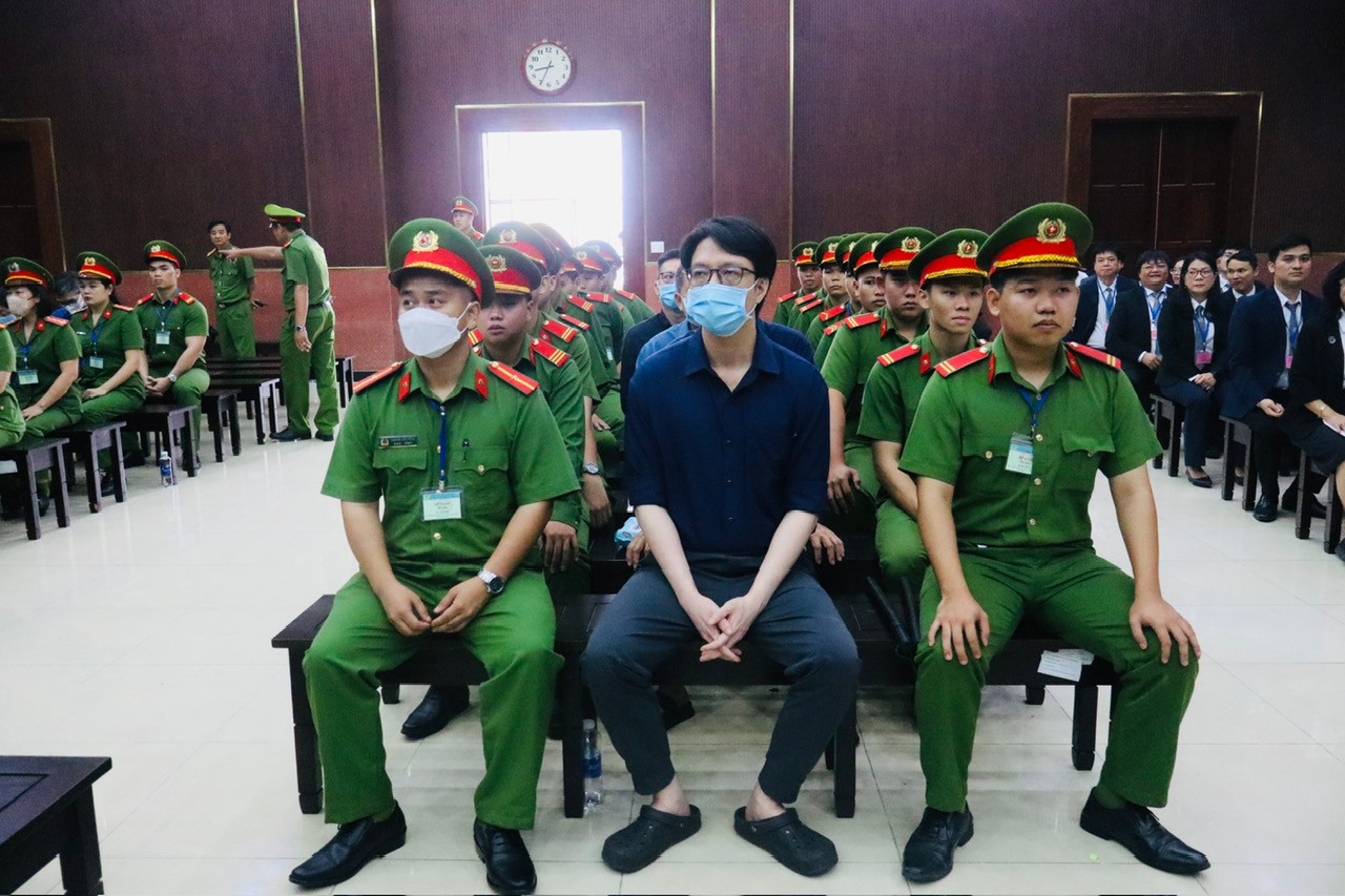 Một góc phòng xử án sáng 25/3. Ảnh: Tân Châu.