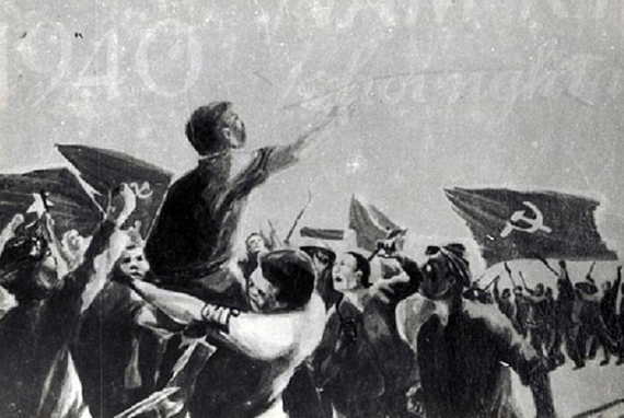 Lá cờ đỏ sao vàng lần đầu tiên được đồng chí nào sau đây treo ngay trên nóc trại lính?