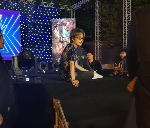 Jack trở thành khán giả ngồi xem các FC mang đến cho mình những tiết mục thú vị tại sự kiện. Jack trở thành khán giả ngồi xem các FC mang đến cho mình những tiết mục thú vị tại sự kiện.