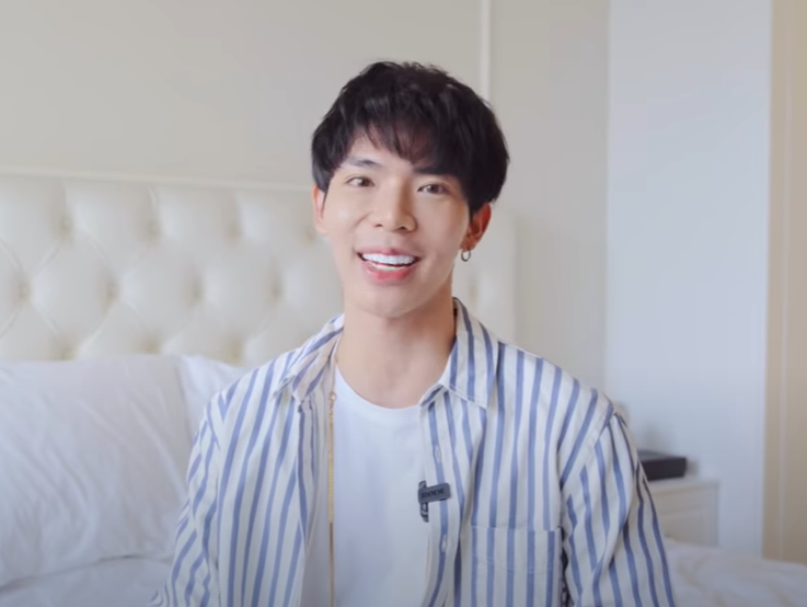 Erik không ngần ngại trả lời những câu hỏi từ khán giả trong E-log tập 2.