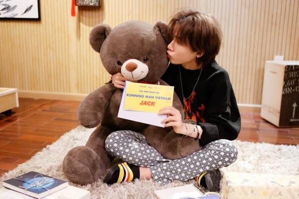 Thành viên thứ 9 của "Running Man Việt Nam 2021". Thành viên thứ 9 của "Running Man Việt Nam 2021".