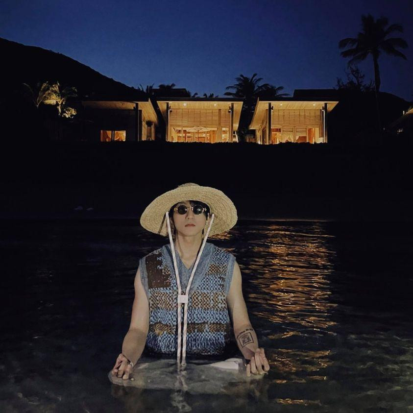 Sơn Tùng M-TP có động thái đầu tiên sau loạt scandal: Đăng ảnh ngồi thiền lúc nửa đêm? ảnh 1 Sơn Tùng M-TP có động thái đầu tiên sau loạt scandal: Đăng ảnh ngồi thiền lúc nửa đêm? ảnh 1