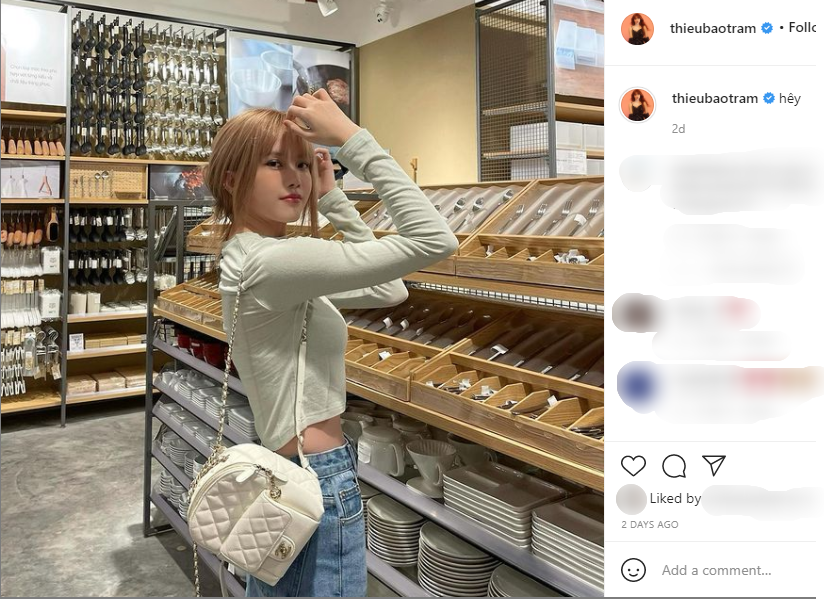 Những hình ảnh mới nhất được Thiều Bảo Trâm đăng tải chỉ sử dụng icon hay một từ ngắn gọn. Những hình ảnh mới nhất được Thiều Bảo Trâm đăng tải chỉ sử dụng icon hay một từ ngắn gọn.