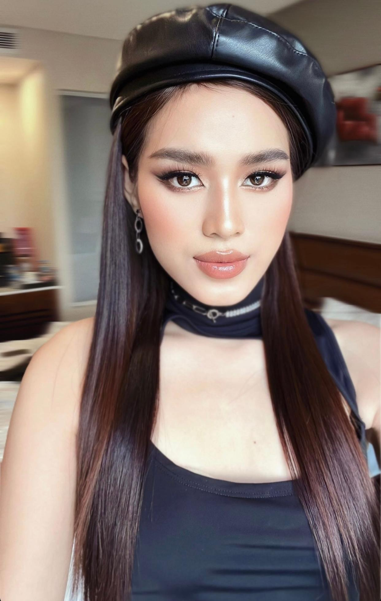 Đỗ Thị Hà có lịch trình bận rộn trước khi lên đường sang Puerto Rico tham dự đêm chung kết Miss World 2021. Đỗ Thị Hà có lịch trình bận rộn trước khi lên đường sang Puerto Rico tham dự đêm chung kết Miss World 2021.