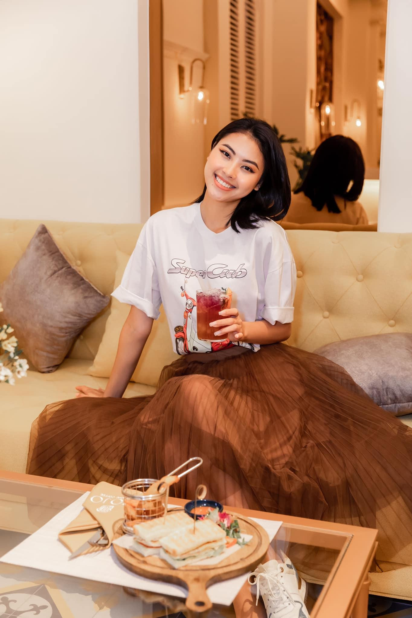 Người đẹp Đào Thị Hà xinh đẹp, lộng lẫy như tiểu thư. Người đẹp Đào Thị Hà xinh đẹp, lộng lẫy như tiểu thư.