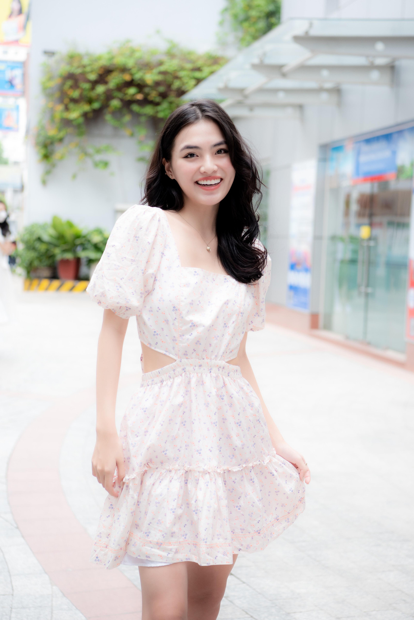 Trong số các thí sinh đến tham dự buổi sơ tuyển còn có rất nhiều cái tên quen thuộc từng giành giải Hoa khôi, Á khôi và sở hữu nhiều thành tích học tập đáng nể.