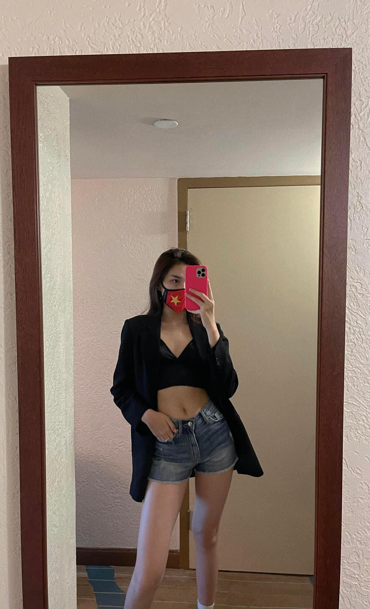 Đỗ Thị Hà diện trang phục cá tính, khoe dáng nóng bỏng sau đêm chung kết.