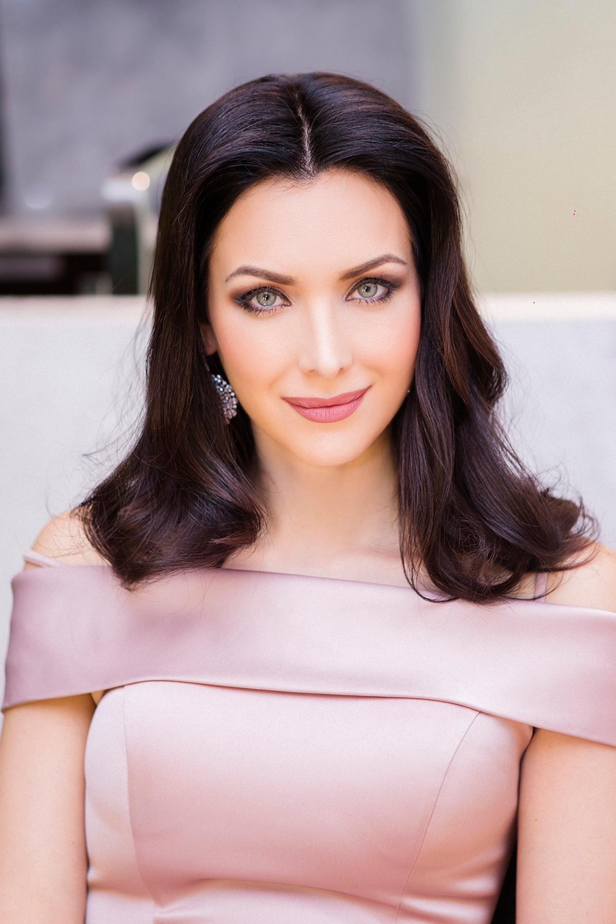 Natalie Glebova cũng gặt hái được nhiều thành tích nổi bật khi lấn sân sang diễn xuất và tham gia các chương trình truyền hình thực tế như Amazing Race Asia, Dancing With The Stars 2013…