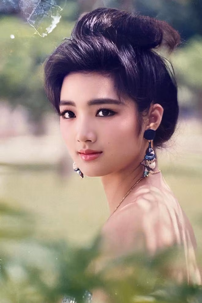 Giáng My xinh đẹp, quyến rũ thời trẻ.