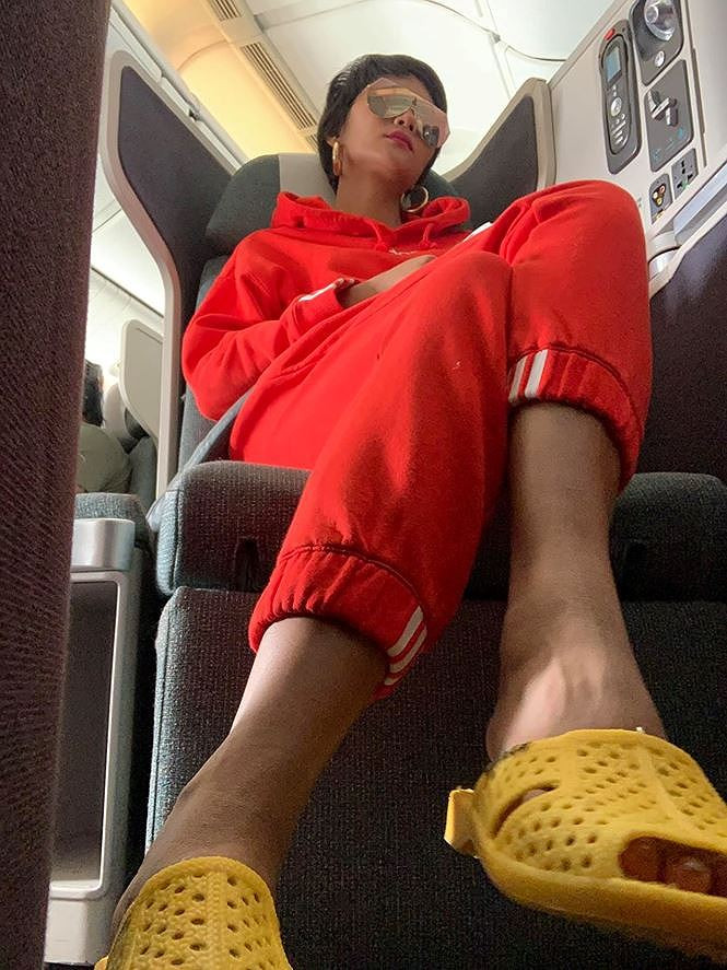 Showbiz 17/6: H'Hen Niê phản ứng khi bị vợ cũ Huy Khánh chê 'cẩu thả suồng sã' ảnh 1 Showbiz 17/6: H'Hen Niê phản ứng khi bị vợ cũ Huy Khánh chê 'cẩu thả suồng sã' ảnh 1