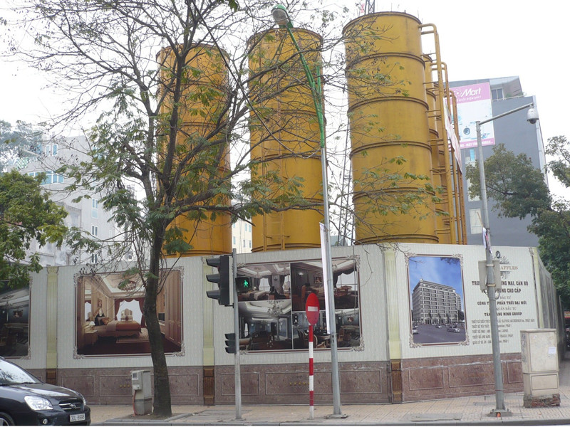 Theo QH 165, ngã tư Hai Bà Trưng - Hàng Bài là điểm đỗ xe nhưng nay trở thành công trình tòa nhà thương mại 9 tầng. Ảnh: Trọng Đảng. Theo QH 165, ngã tư Hai Bà Trưng - Hàng Bài là điểm đỗ xe nhưng nay trở thành công trình tòa nhà thương mại 9 tầng. Ảnh: Trọng Đảng