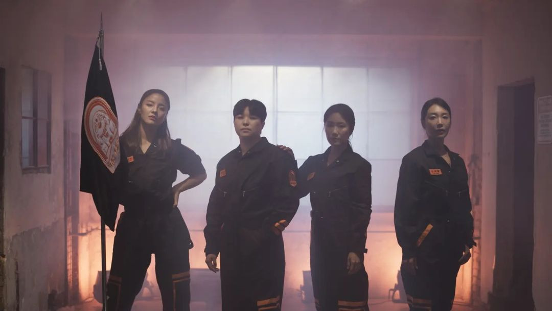 4 thành viên Đội lính cứu hỏa gồm thủ lĩnh Kim Hyun A, Jeong Min Seon, Kim Jih Ye và Lim Hyun Ji.