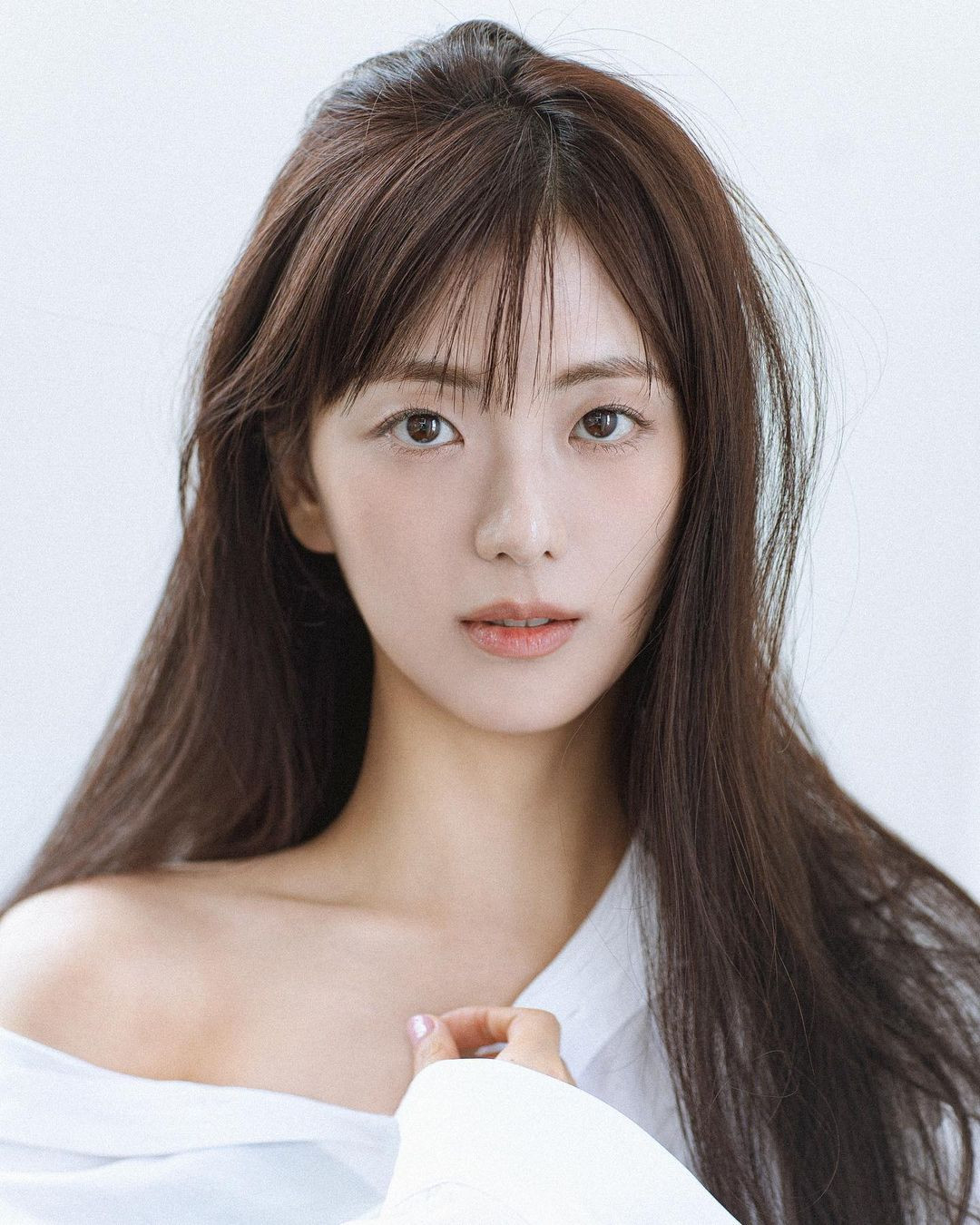 Ji Yoon có ngoại hình không thua kém các mỹ nhân hàng đầu Kbiz. Ảnh: IG.