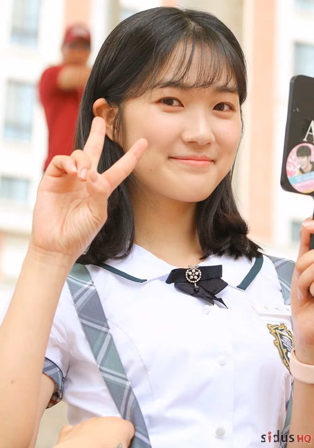 Kim Hye Yoon (SN 1996) được công nhận rộng rãi nhờ các vai diễn trong Sky Castle và Extra Extra You. Kỹ năng diễn xuất mang lại cho cô nhiều giải thưởng và danh hiệu “Em gái quốc dân”.
