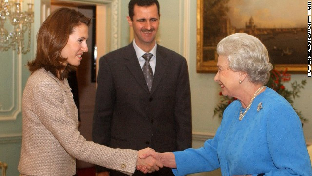 Vợ chồng tổng thống Assad tại cung điện Buckingham và gặp gỡ nữ hoàng Elizabeth, tháng 12/2002