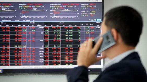 Thủ tướng yêu cầu thực hiện ngay các biện pháp ổn định thị trường tài chính tiền tệ, chứng khoán