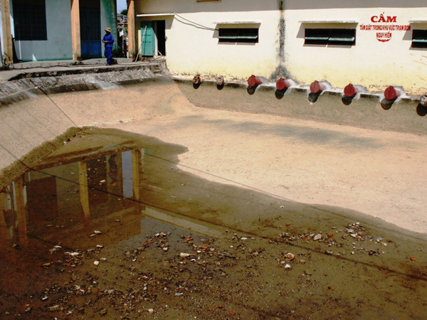 Trạm thủy nông Vĩnh Điện (Điện Bàn, Quảng Nam) ngừng hoạt động vì nước nhiễm mặn. Ảnh: Nguyễn Thành 