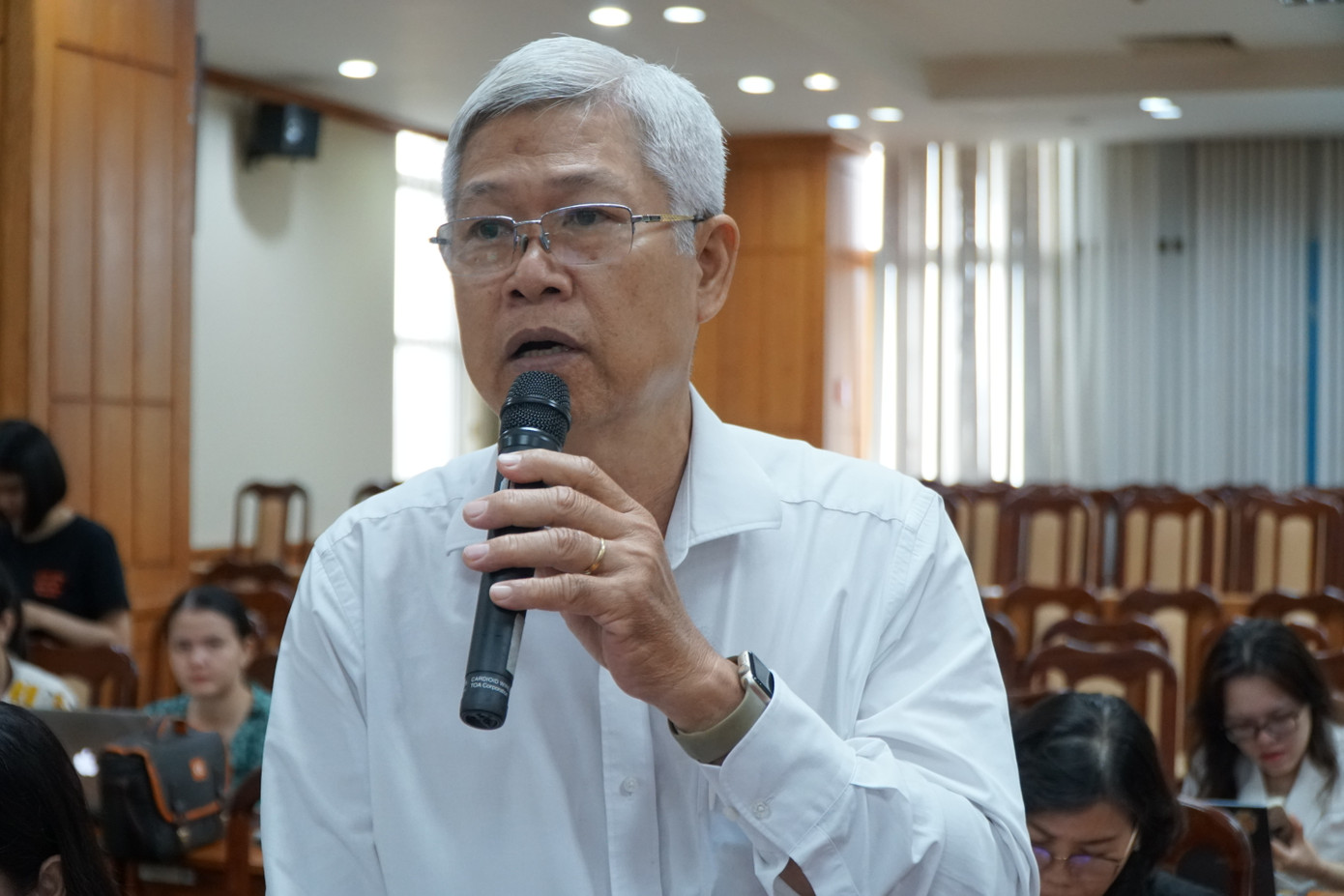 Ông Ngô Văn Tuyên, Trưởng phòng GD&ĐT quận Bình Tân. Ảnh: Nhàn Lê Ông Ngô Văn Tuyên, Trưởng phòng GD&ĐT quận Bình Tân. Ảnh: Nhàn Lê