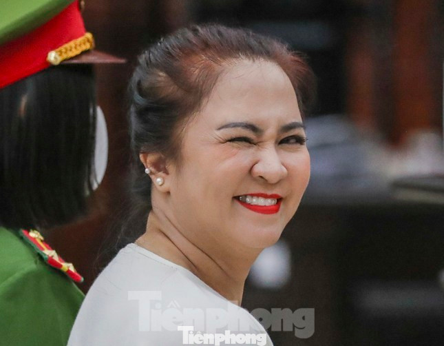 Bà Nguyễn Phương Hằng tại phiên tòa Ảnh: Duy Anh Bà Nguyễn Phương Hằng tại phiên tòa Ảnh: Duy Anh