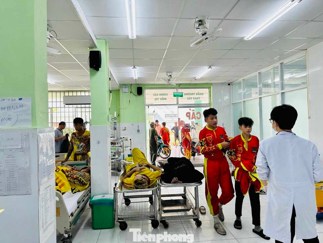 Các bệnh nhân được chăm sóc tại Trung tâm Y tế Thuận An