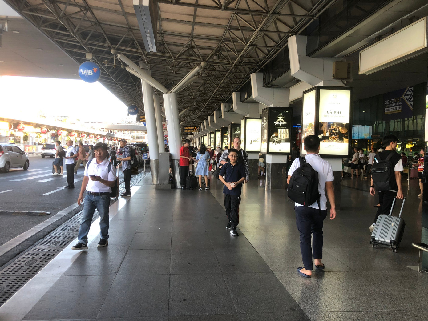 Theo thông tin từ Cảng Hàng không quốc tế (HKQT) Tân Sơn Nhất, những ngày cao điểm dịp nghỉ lễ (ngày 26/4-1/5), sẽ có 4.280 chuyến bay đi và đến với khoảng hơn 686.000 hành khách.