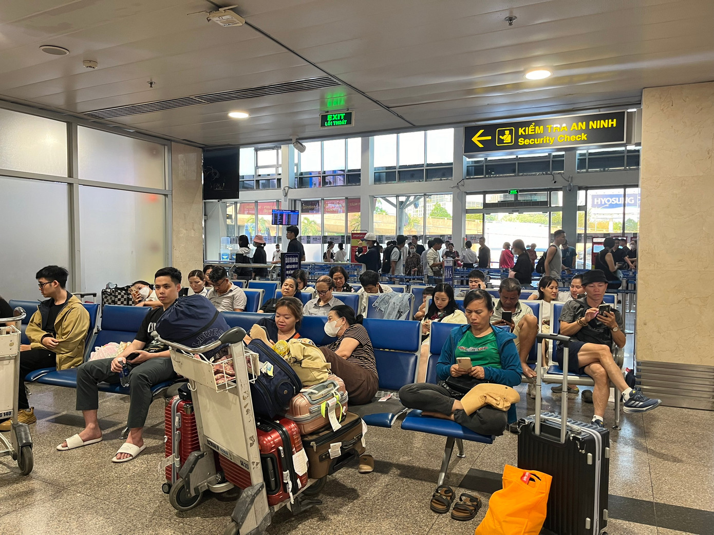 Trong đó có khách đi là hơn 49.000 người và khách đến là hơn 60.000 người.