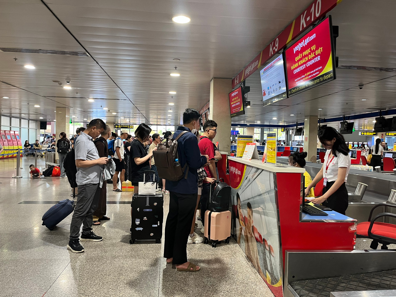 Con số này chỉ cao hơn đôi chút so với ngày bình thường và thấp hơn nhiều so với cao điểm Tết nguyên đán 2024.