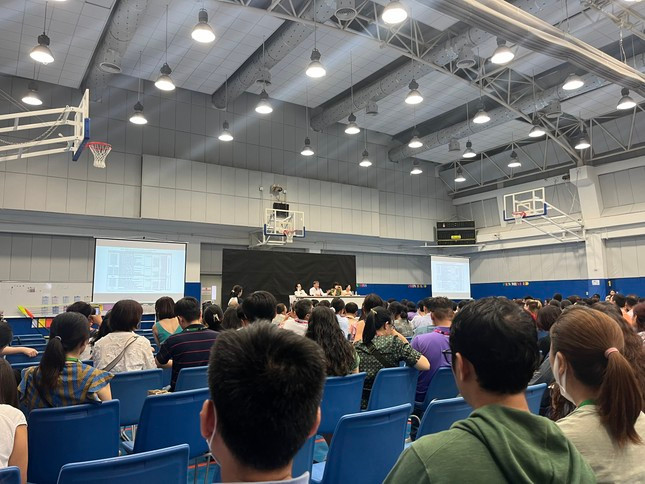 Phụ huynh trong một lần làm việc với Trường AISVN Phụ huynh trong một lần làm việc với Trường AISVN