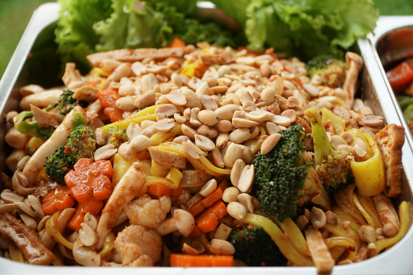 Rất nhiều món ăn chay hấp dẫn xuất hiện tại lễ hội thu hút thực khách.