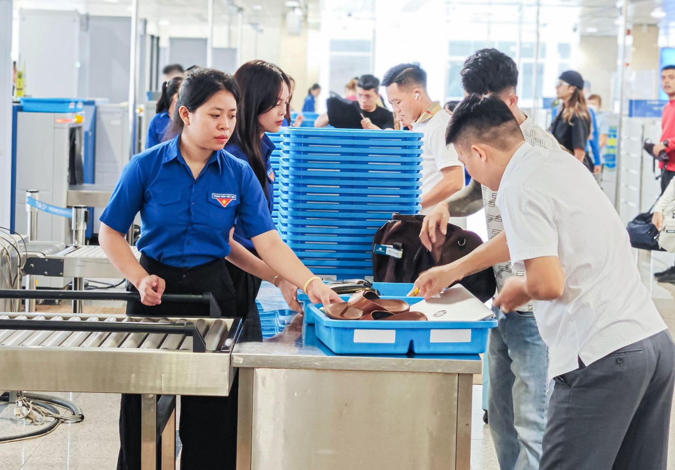 Lượng khách giảm nhưng vẫn tăng cao so với ngày thường. Do vậy, Cảng HKQT Tân Sơn Nhất đã lập phương án phối hợp các bên liên quan để điều tiết, tránh tình trạng ùn ứ.