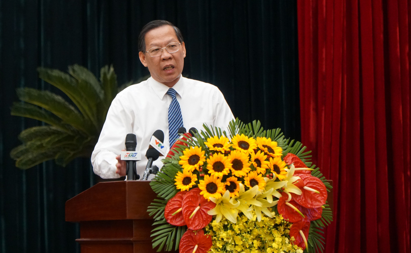 Chủ tịch UBND TPHCM Phan Văn Mãi phát biểu tại kỳ họp. Ảnh: Anh Nhàn