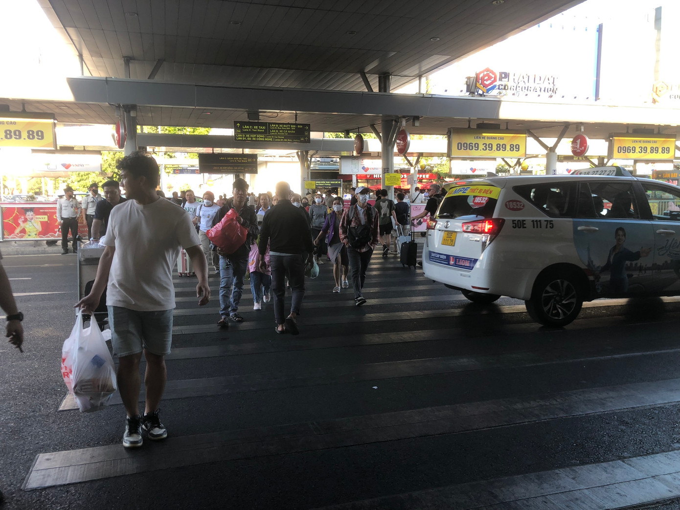 Trung bình sân bay Tân Sơn Nhất sẽ khai thác 720 chuyến bay mỗi ngày. Ngày cao điểm nhất là 26/4 và 1/5 sẽ có 740 chuyến bay với 125.000 hành khách mỗi ngày.